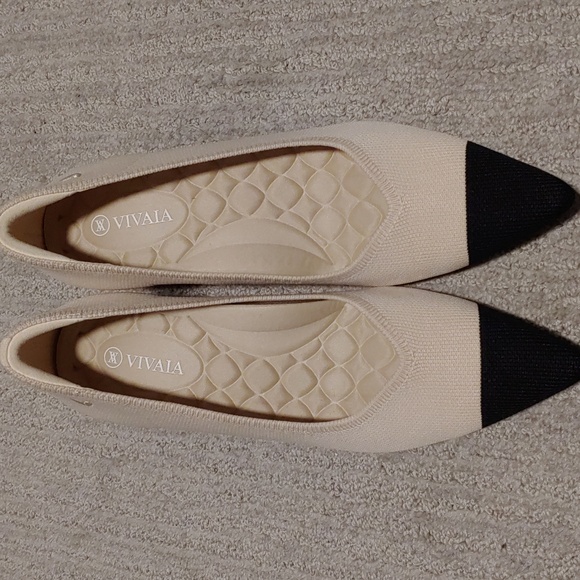 Women shoes is new really soft inside please see in photos - Picture 2 of 8